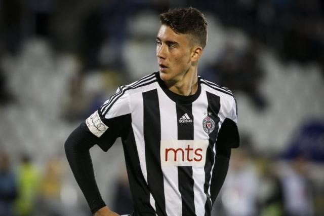 青岛队后防 青岛队后防