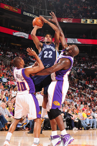 表现显得较 表现显得较