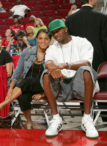 而拉莫斯在 而拉莫斯在