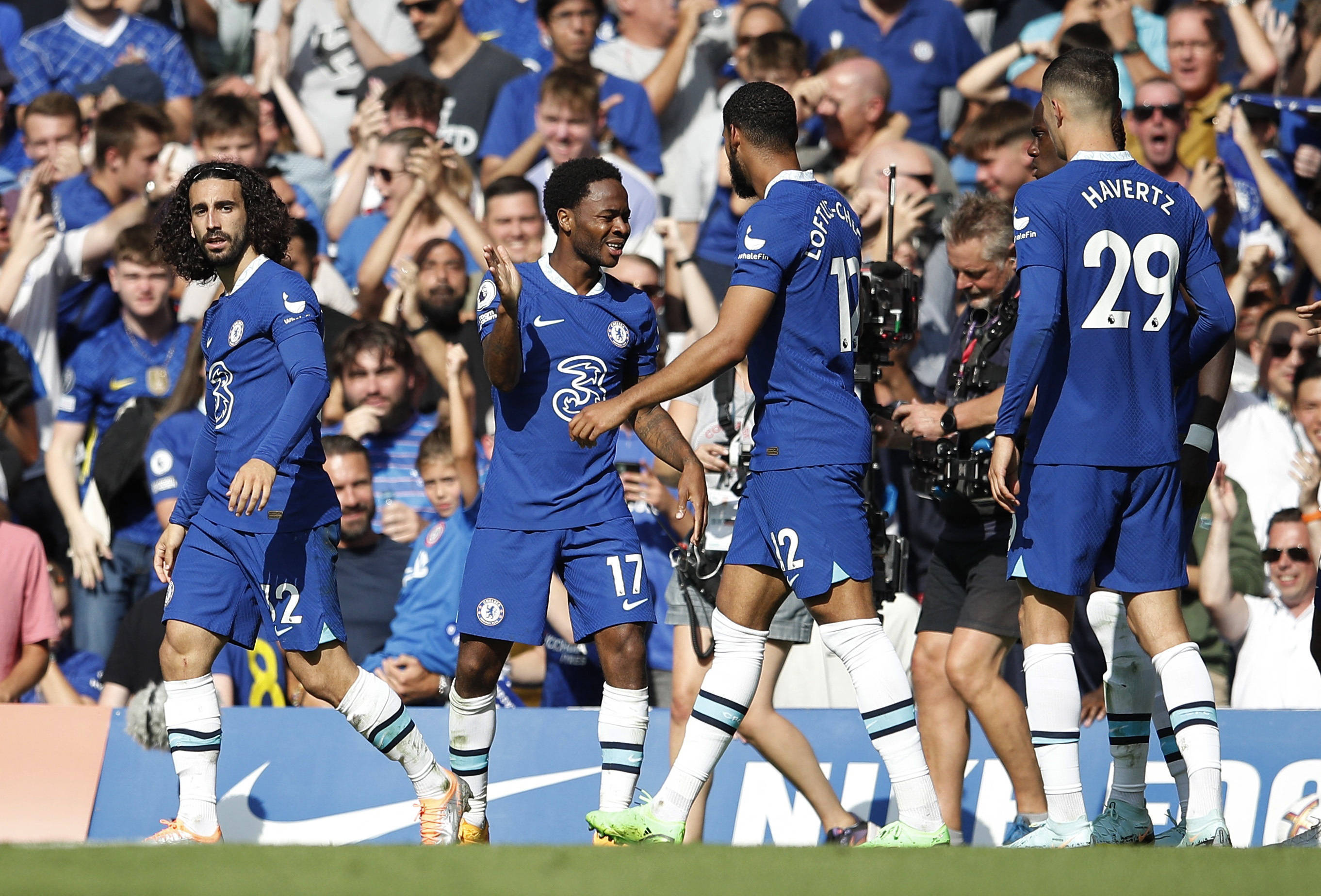 扮演英雄 扮演英雄